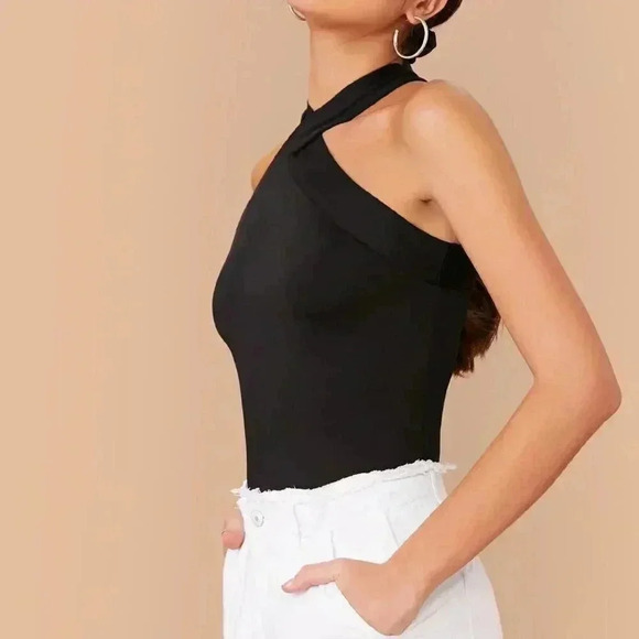 Black Casual Women's Form-Fitting Crisscross Halter Top - Picture 3 of 5